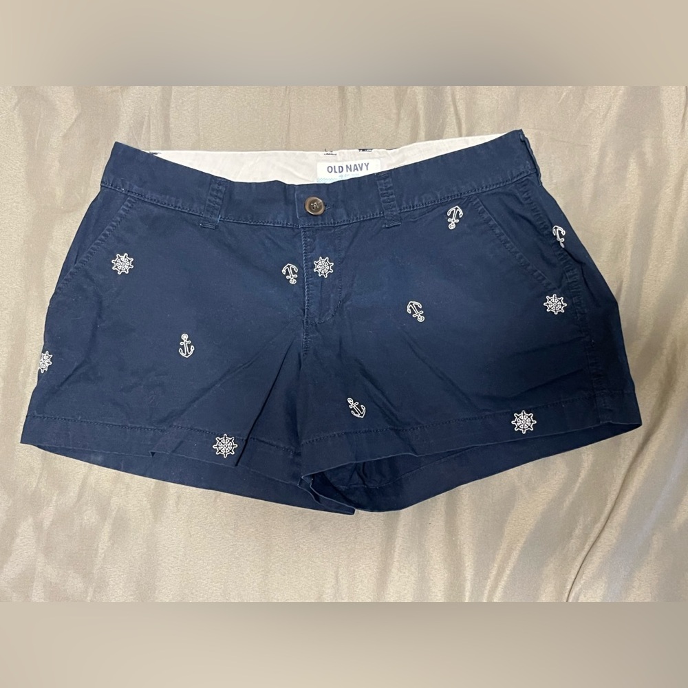 🌹 Nautical navy blue shorts with white embroidered anchors and ship wheels